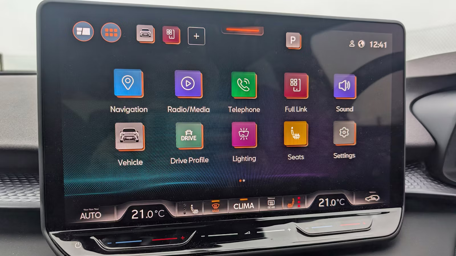 2025-Cupra-Terramar-interior-screen
