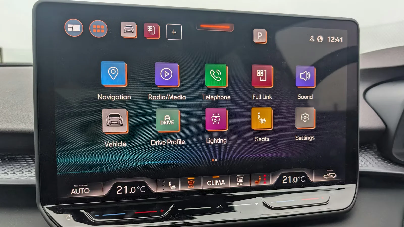 2025-Cupra-Terramar-interior-screen