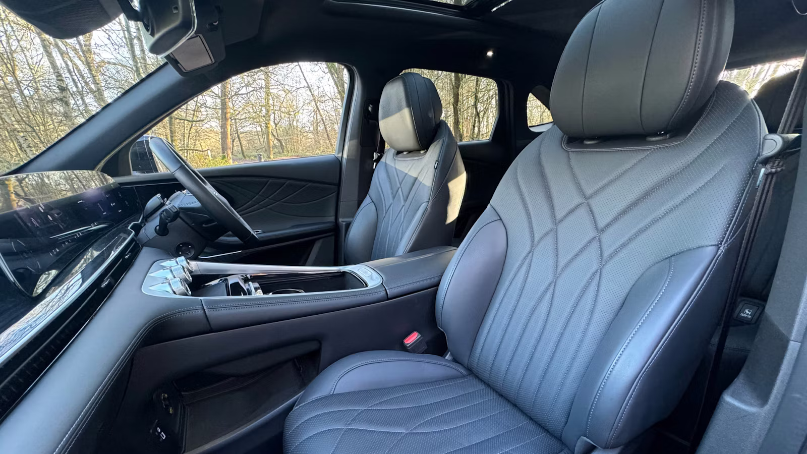 2025-Omoda-9-interior-Carwow