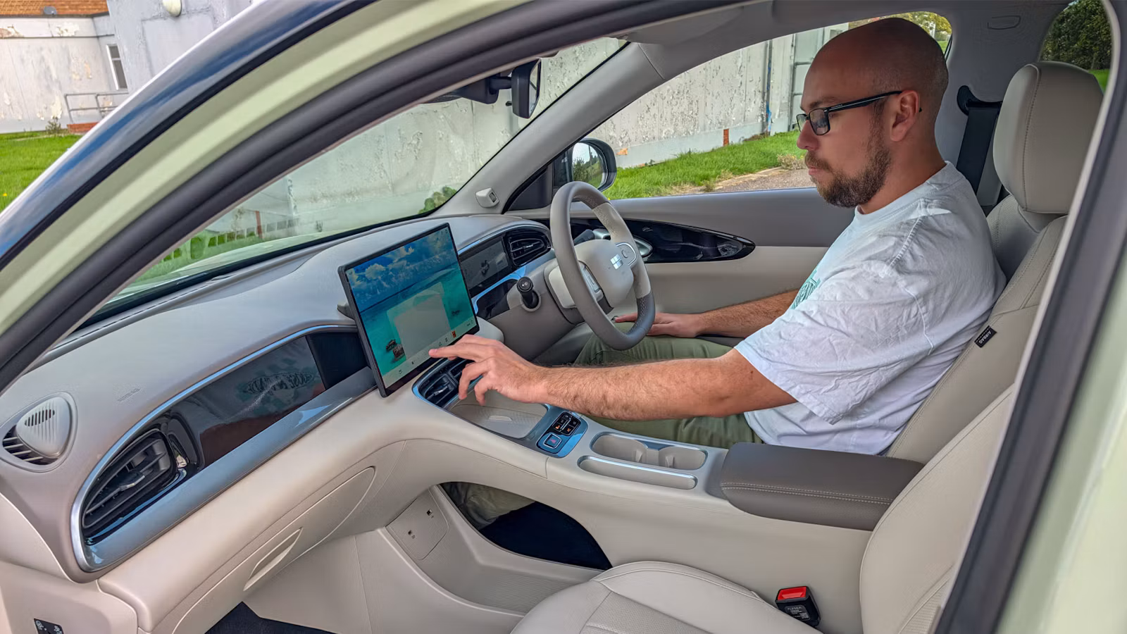 2026-Geely-EX2-interior-1