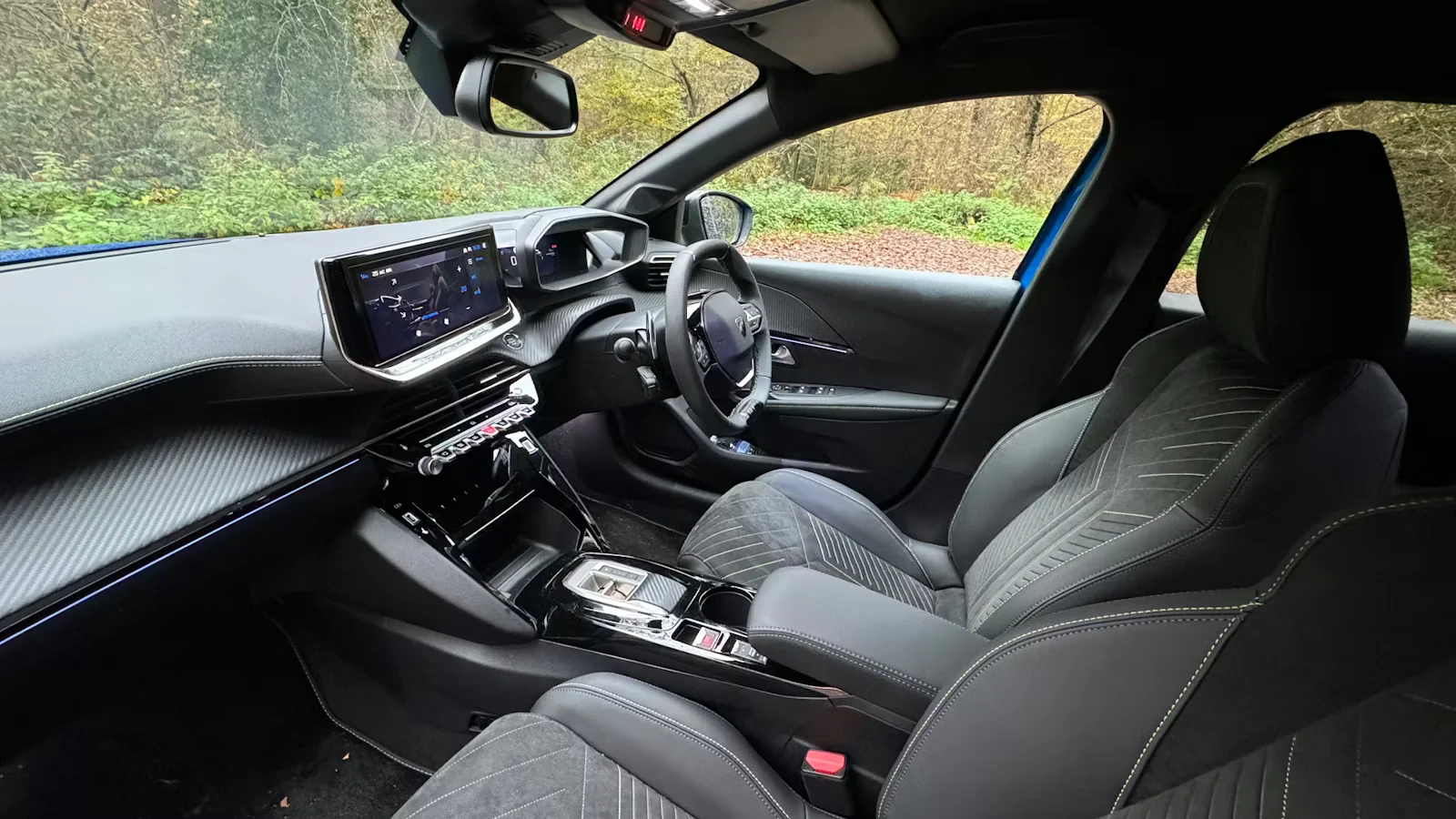 2026-Peugeot-208-front-seats-Carwow