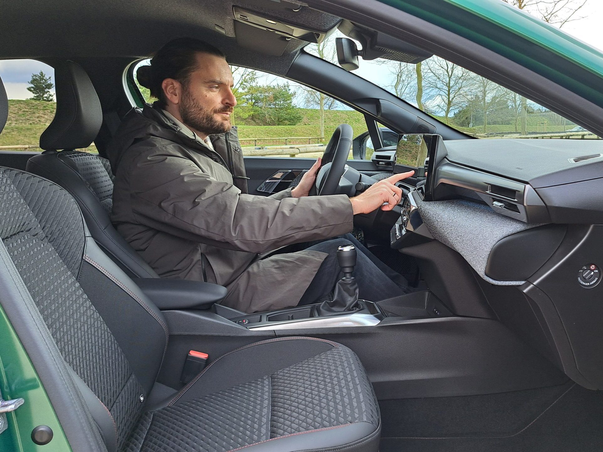 Renault Clio Innenraum und Infotainment mit Cvetko Mijatov