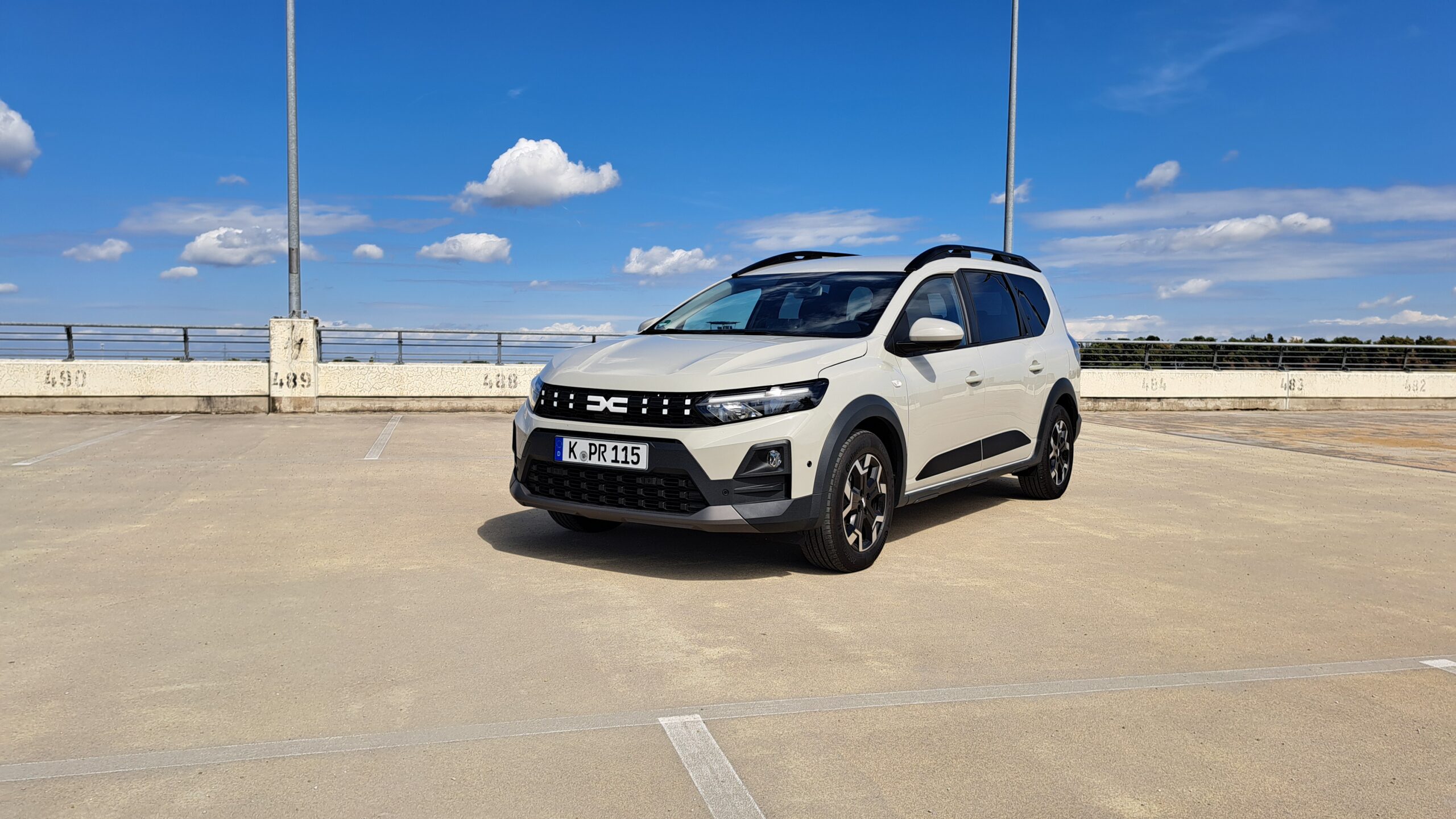 Dacia Jogger vorne dreiviertel