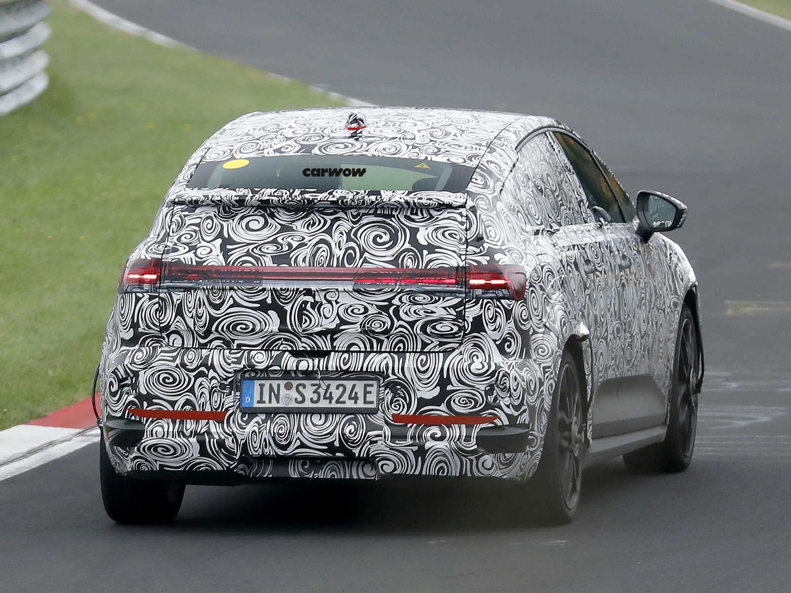 Audi A2 e-tron neue Bilder auf Testfahrt Heckansicht 2