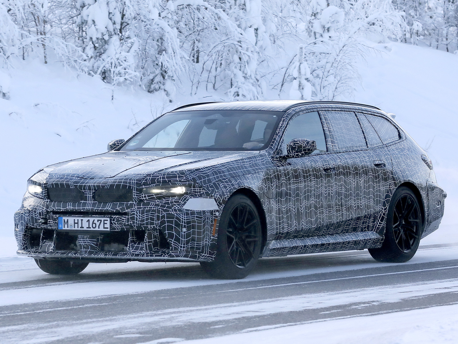 BMW M5 Facelift Wintertest Seitenansicht