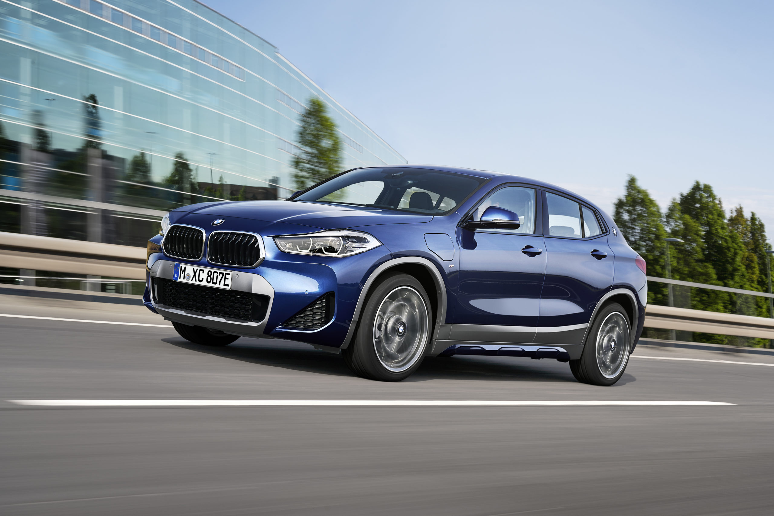 BMW X2 Plugin Hybrid Preis, Motoren, Ausstattungen und Alternativen carwow.de