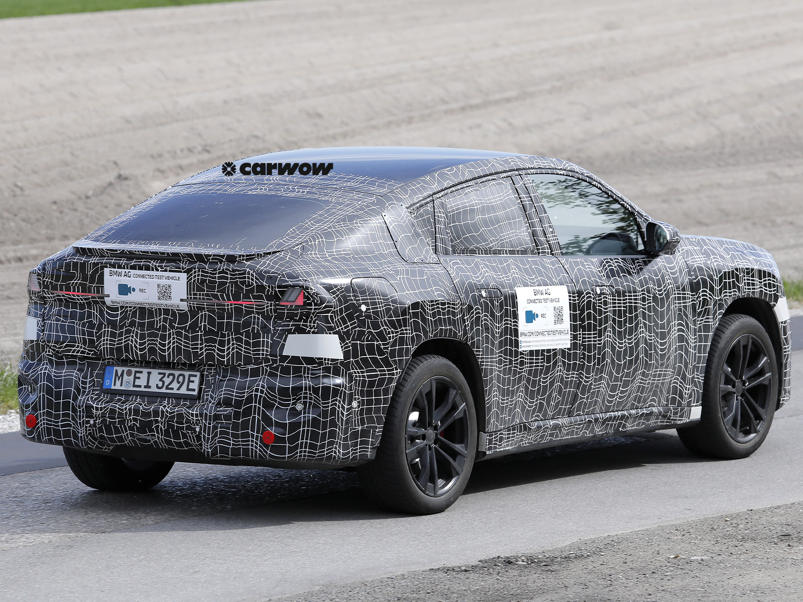 BMW iX4 auf Testfahrt neue Bilder