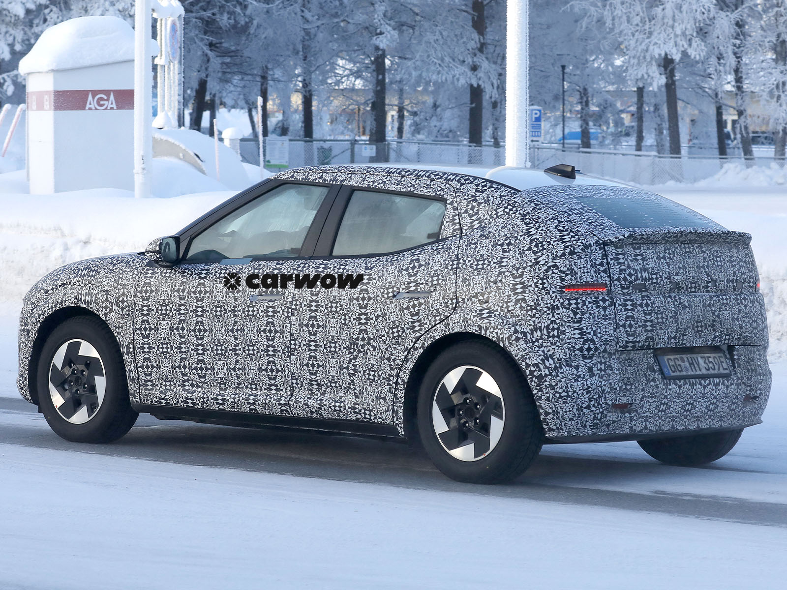 Hyundai Ioniq 3 auf Testfahrt Heckansicht