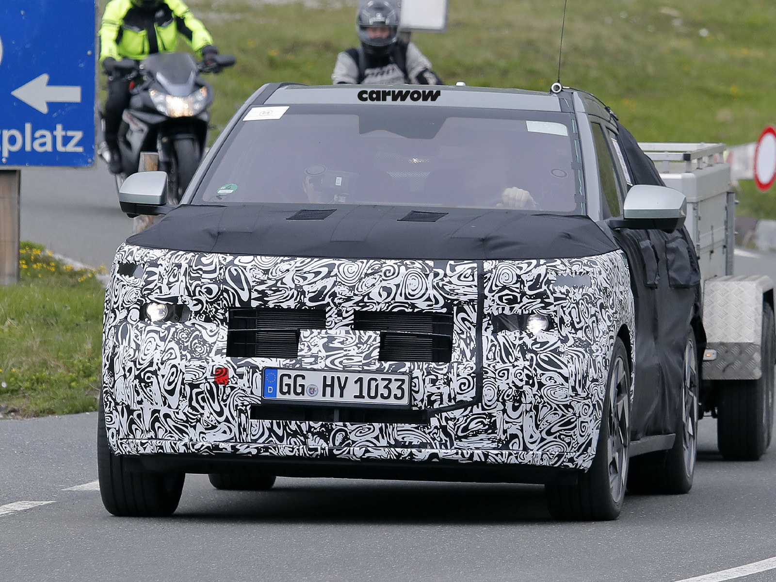 Hyundai Kona auf Testfahrt Frontansicht