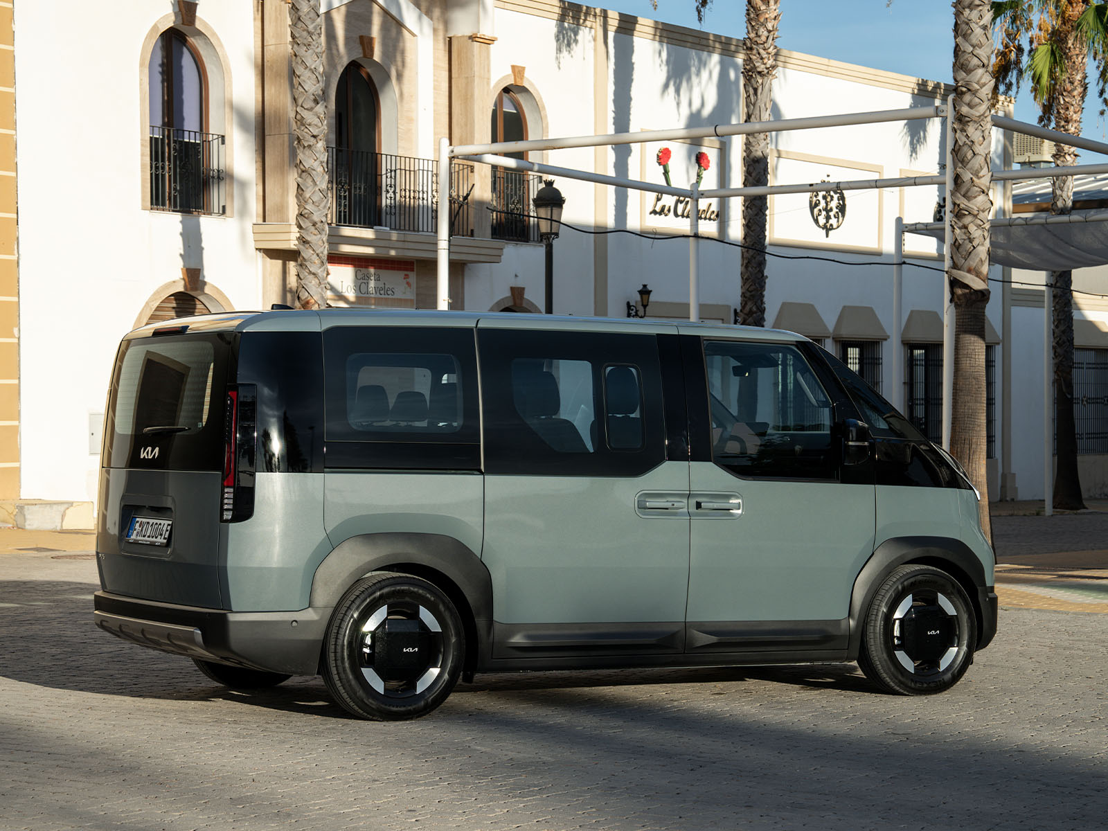 Kia PV 5 Passenger Seitenansicht