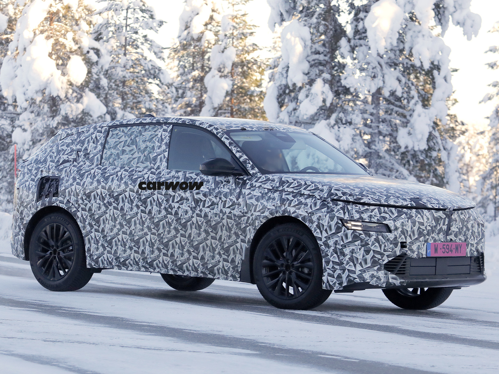 Lancia Gamma auf Testfahrt Seitenansicht