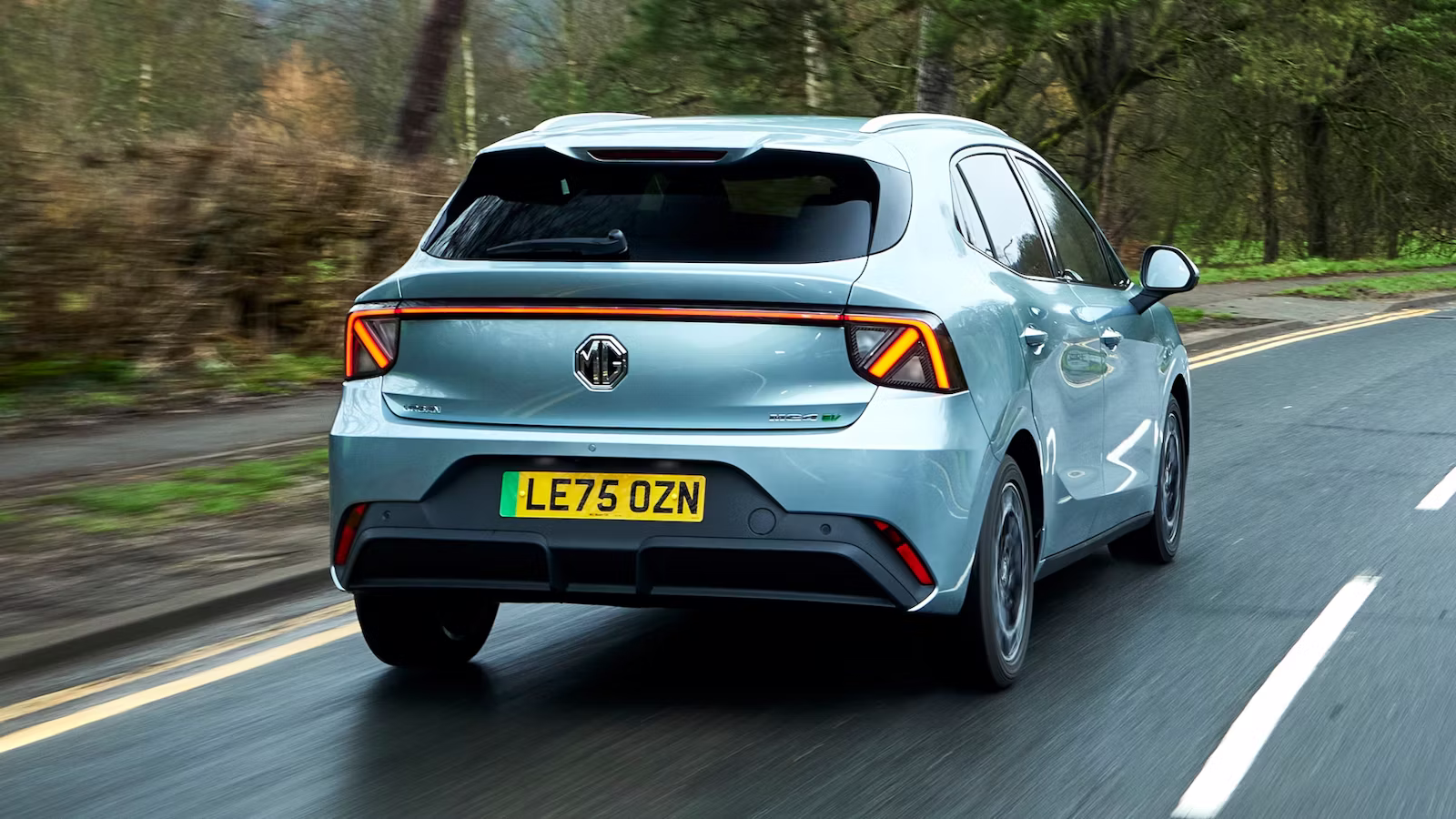 MG4-Urban-rear-tracking