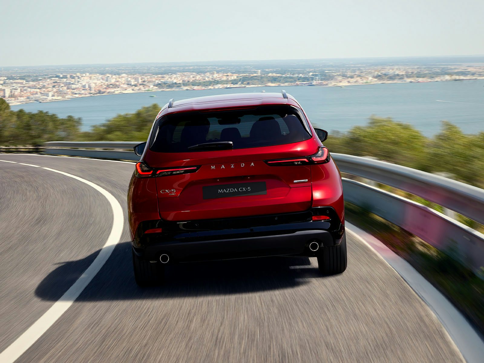 Neuer Mazda CX-5 2025 dynamisch Heckansicht