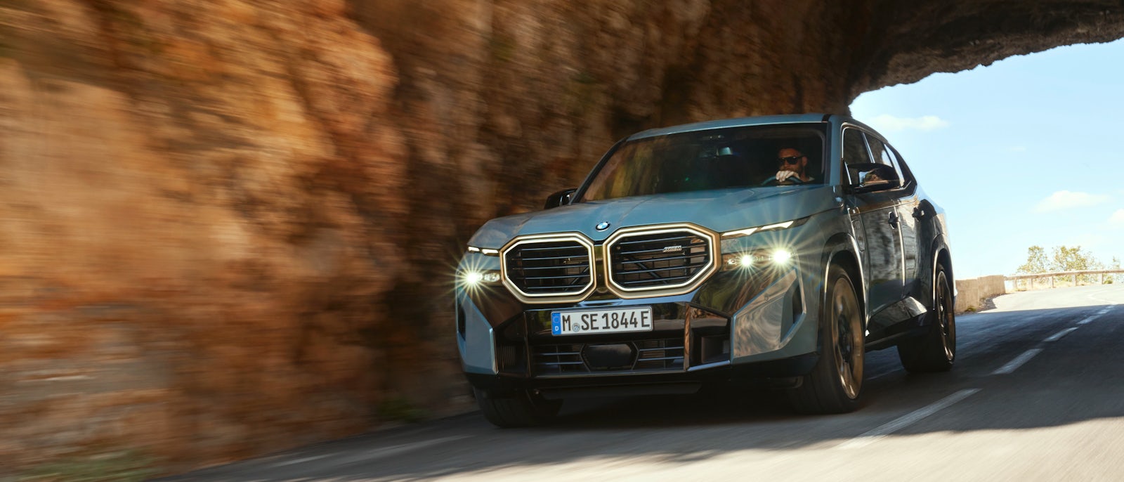 BMW XM angeteasert: Preise, Motoren und Verkaufsstart
