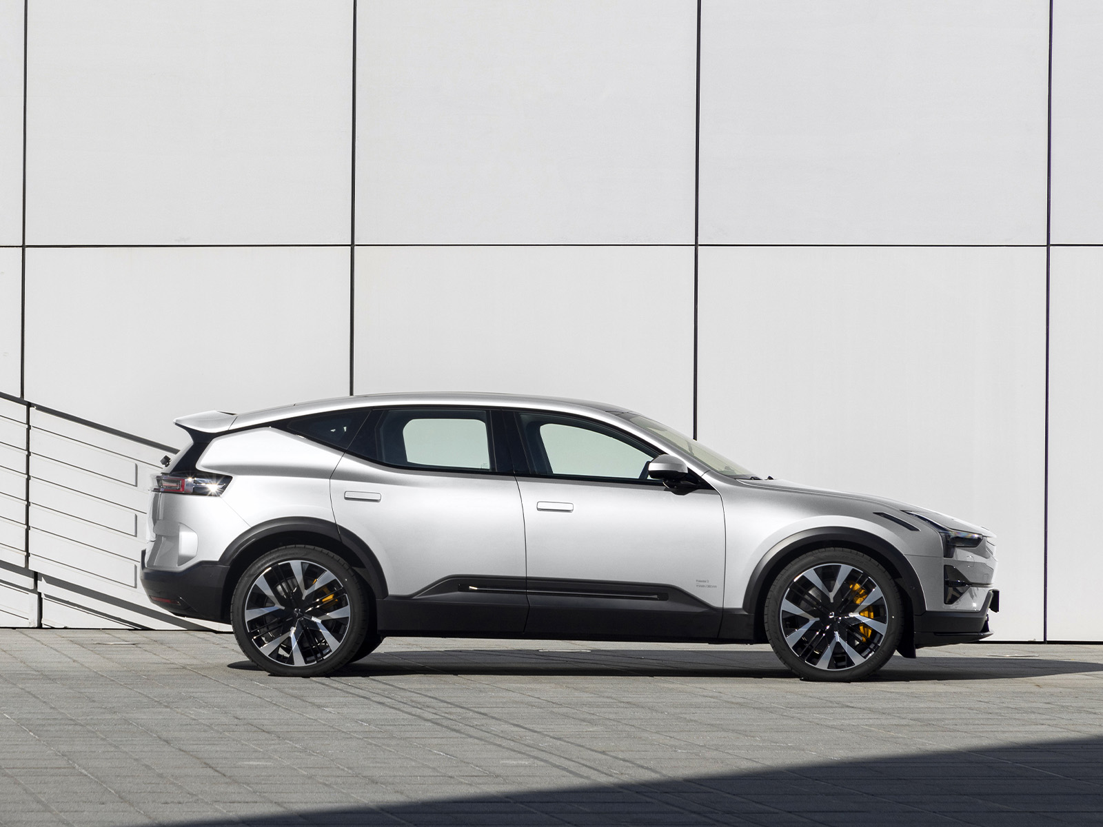 Polestar 3 side view