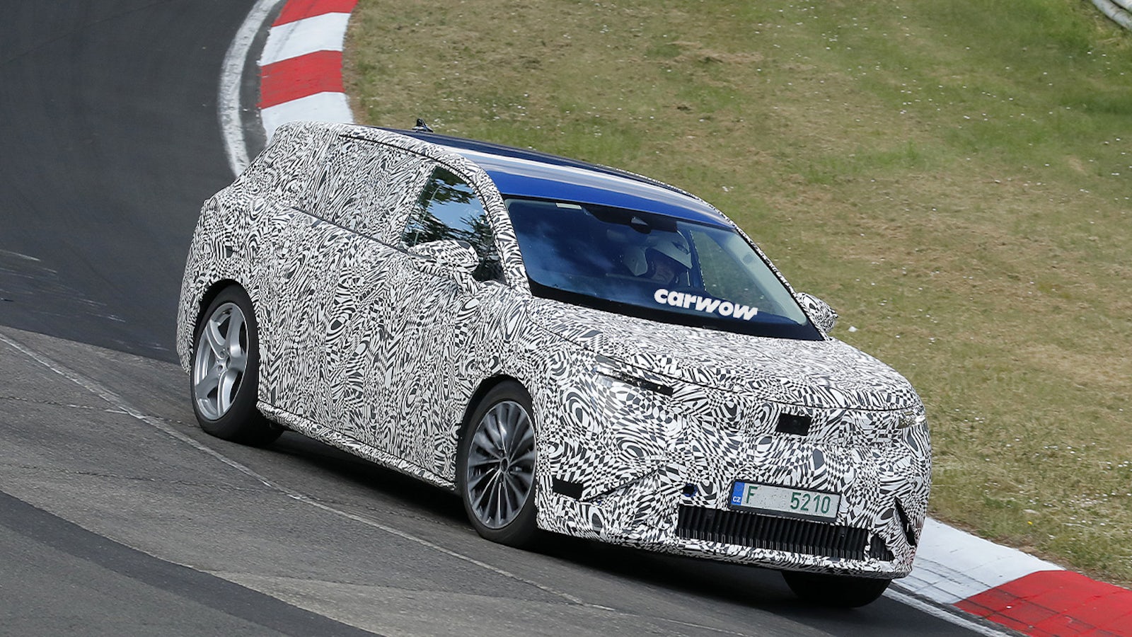 Skoda Vision 7S Ring Testfahrt