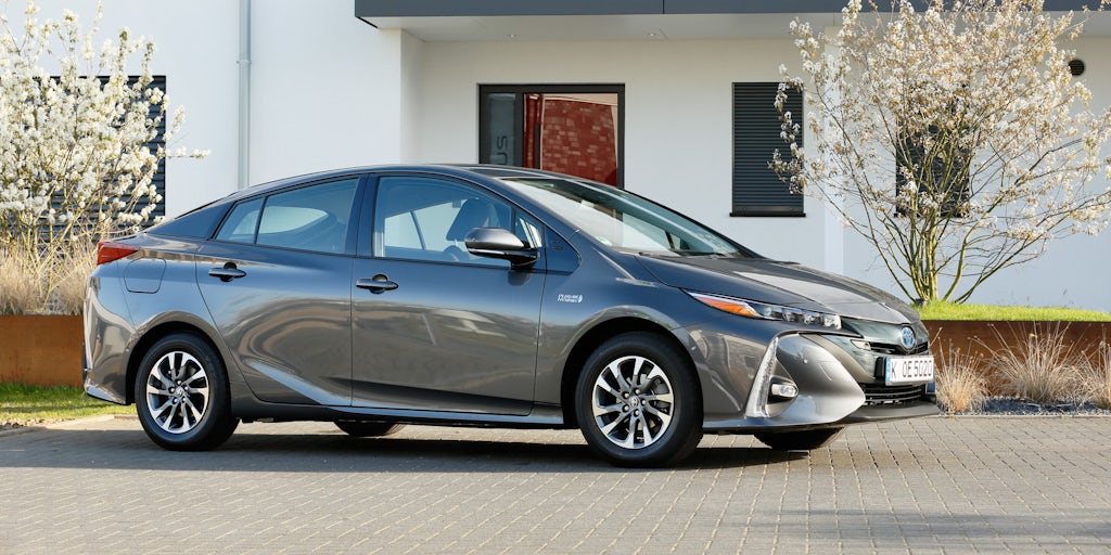 Toyota Prius Plugin Hybrid Preise, Modelle und Test carwow.de