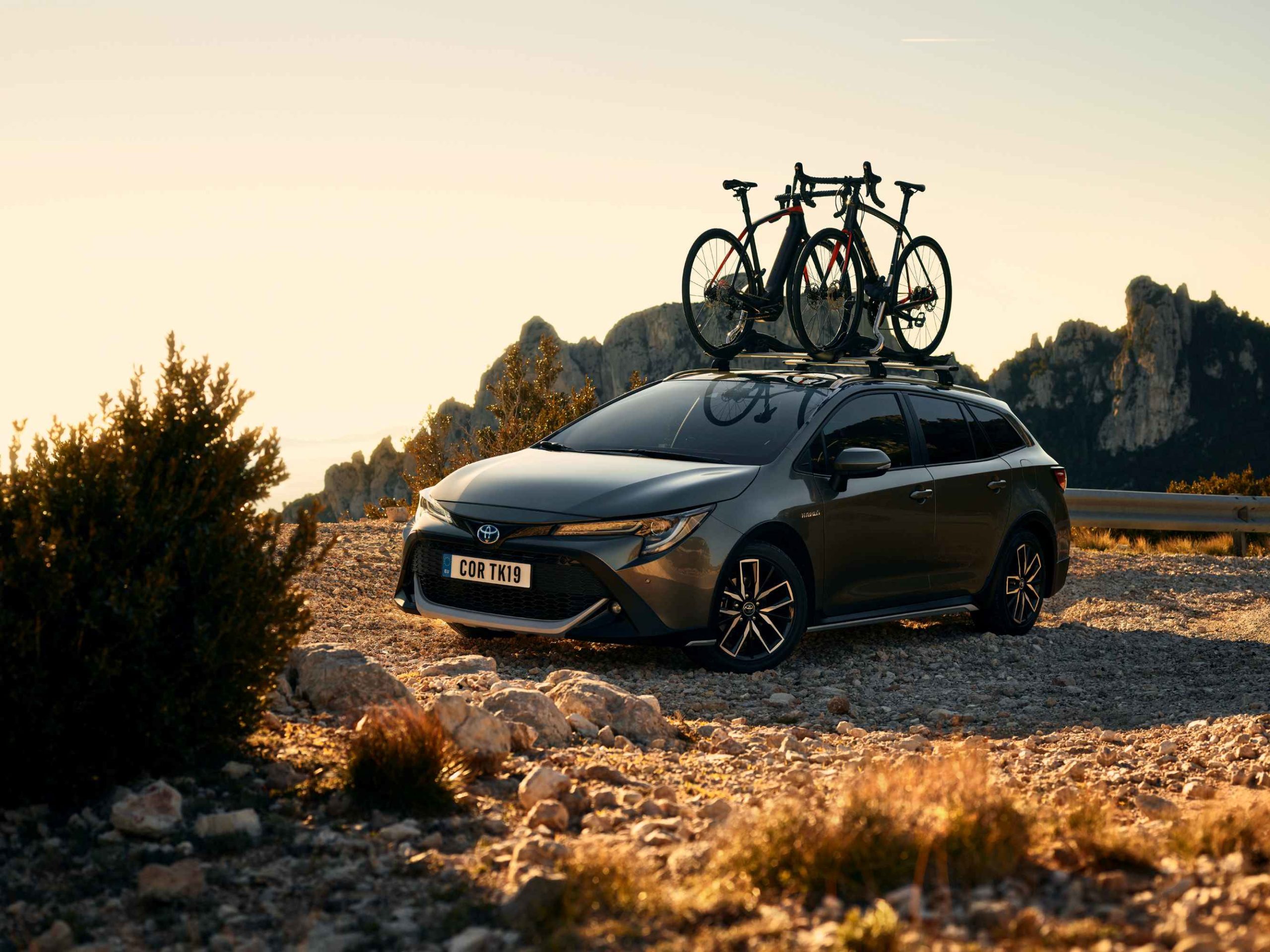 Toyota_Corolla_Touring_Sports