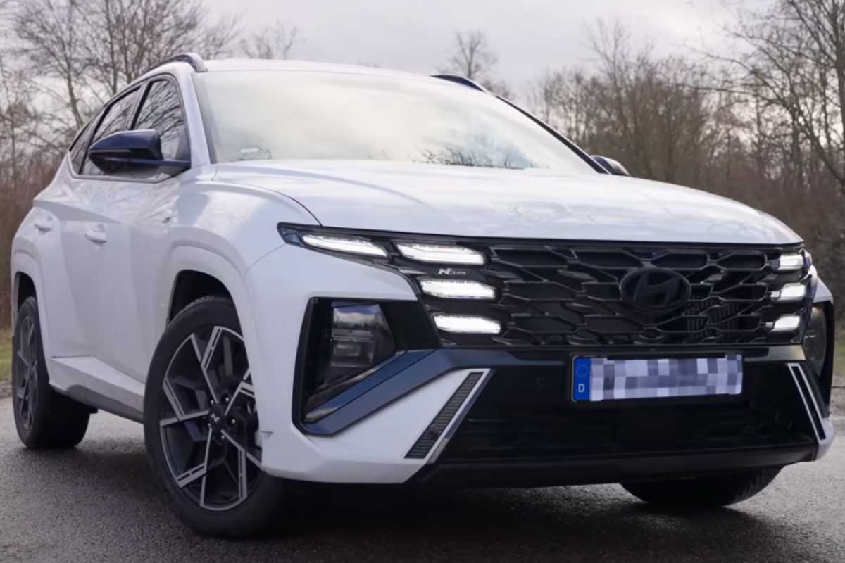 Hyundai Tucson in weiss Frontalansicht