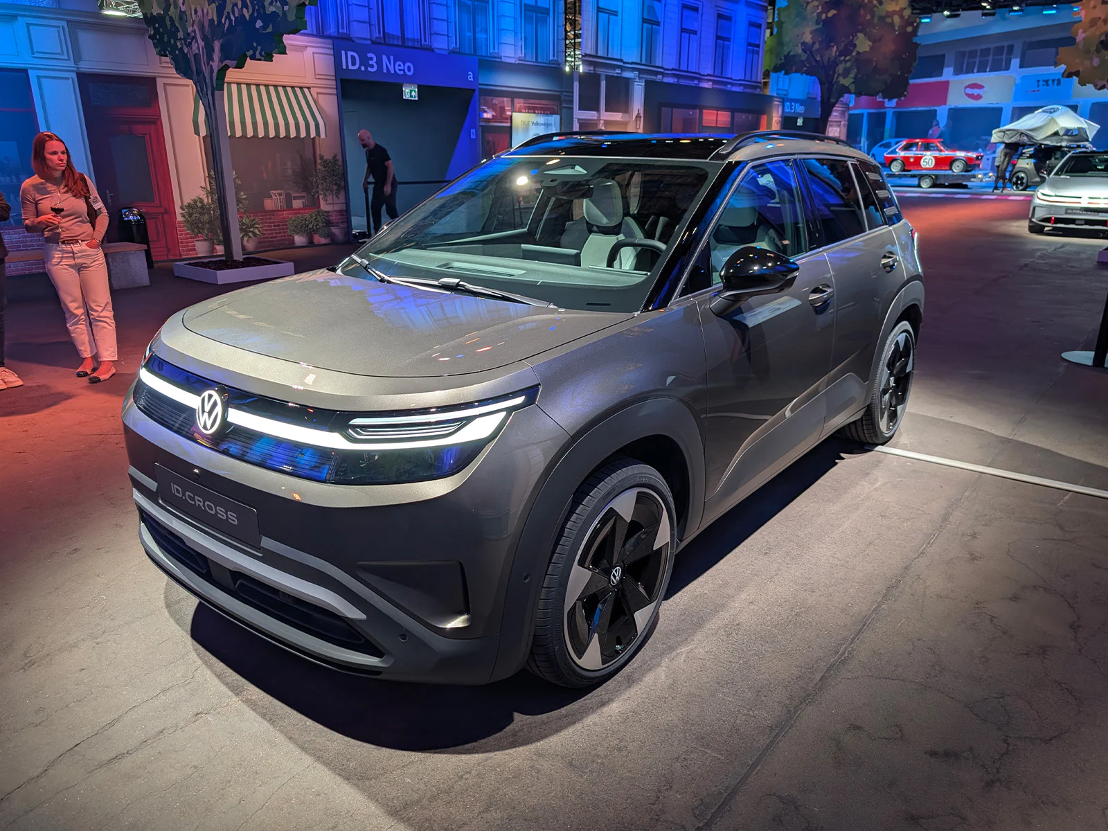 VW ID.Cross Seitenansicht Grau